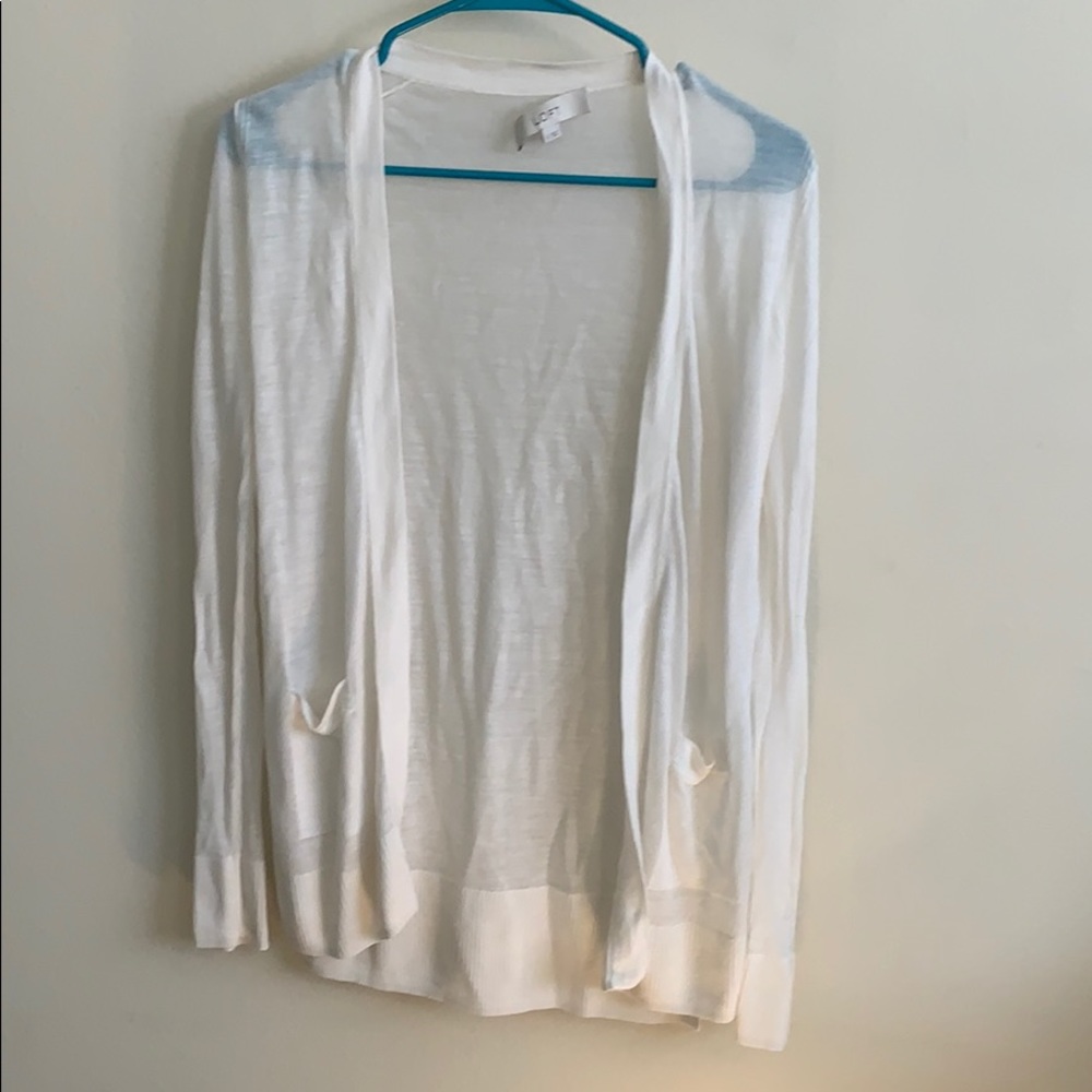 Sheet white sweater